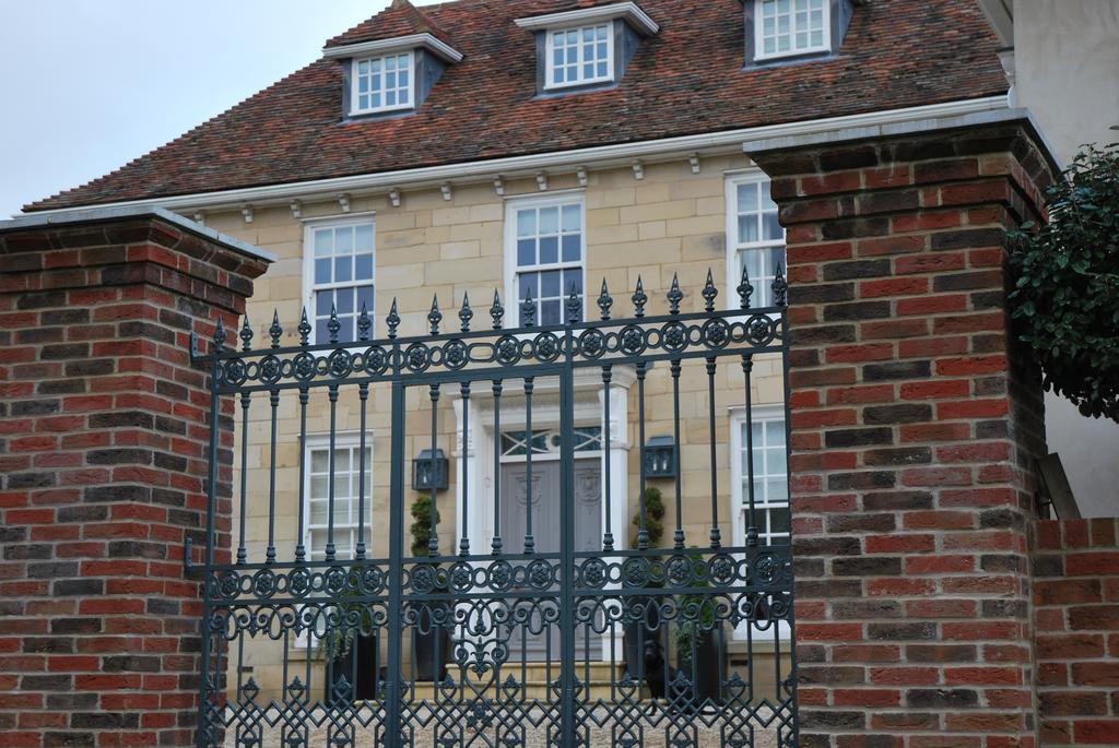 Montpellier House Bed and Breakfast Newport Pagnell Εξωτερικό φωτογραφία
